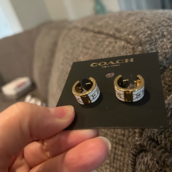 New Coach Signature Huggie Earrings - Picture 4 of 4